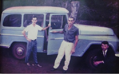 5 Vady Preciso Domingos Menolli E Tuca Posam Ao Lado Da Rural Em 1967